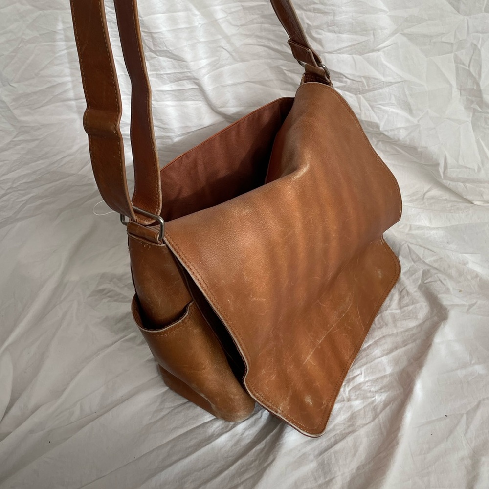 Vintage ultra soft Brown Leather Shoulder messenger Bag